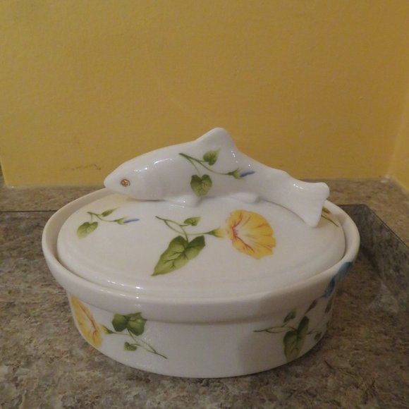 Oval Dish with Fish Handle Ceramic 4.5" x 1.5" Pate Dips (136C) - Picture 1 of 5